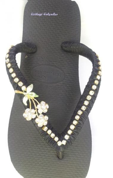 Havaianas Top com strass e broche