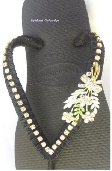 Havaianas Top com strass e broche